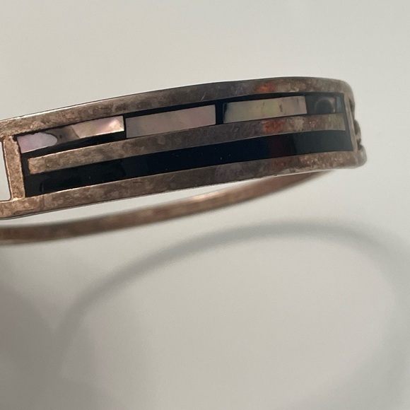 ALPACA MEXICO SILVER ABALONE ONYX MOSAIC INLAY HINGE BANGLE VINTAGE BRA… - Picture 2 of 4